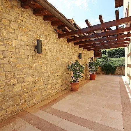 Borgo * Gardone Riviera