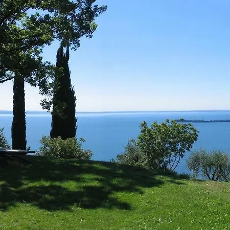 Borgo Apartment Gardone Riviera