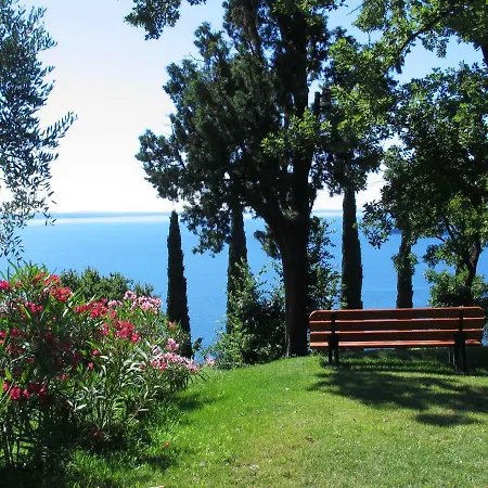 Daire Borgo Gardone Riviera